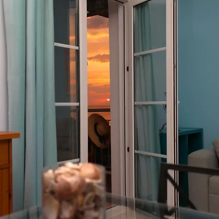 Summer House *